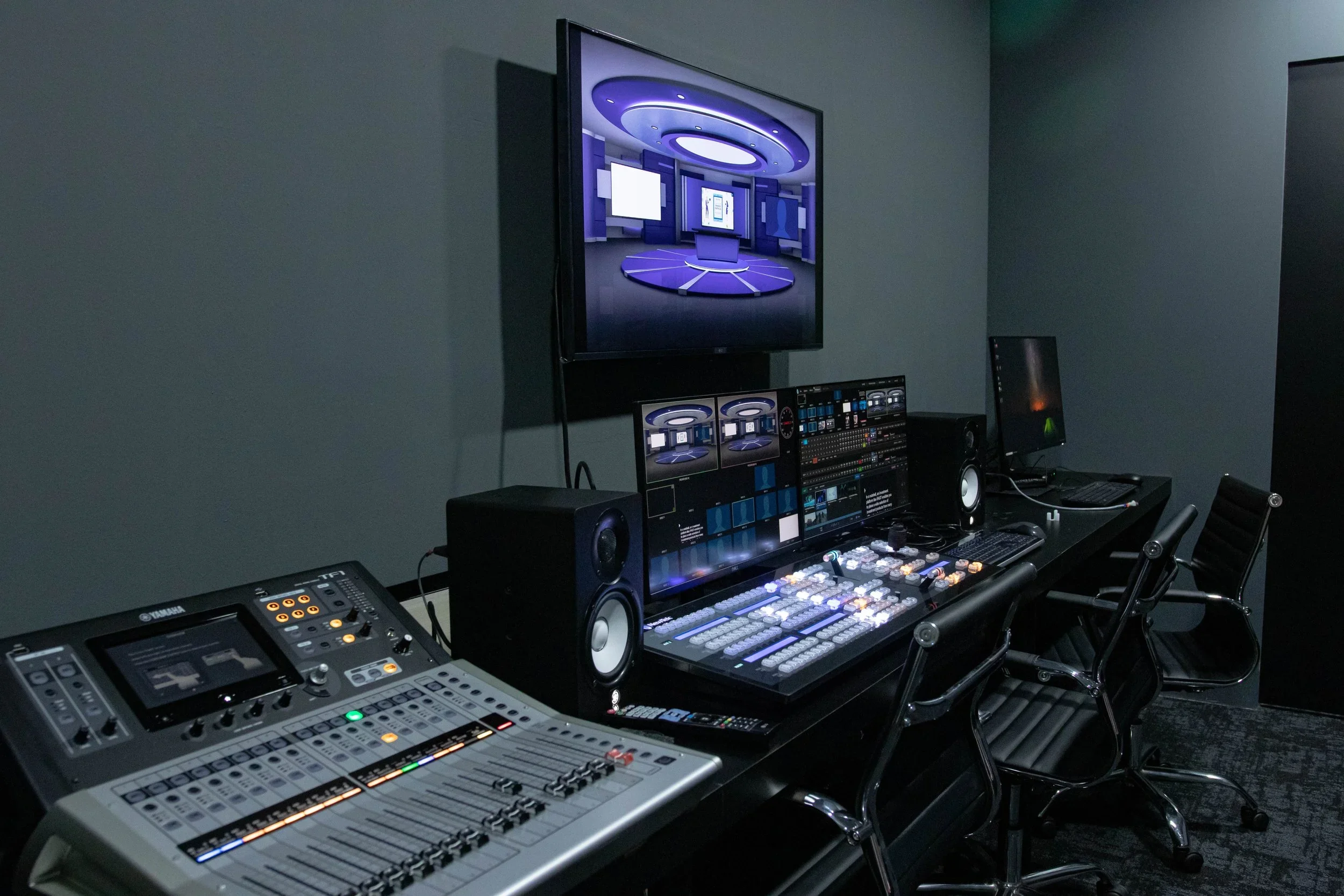 ifast Studio-control-room-tricaster.webp