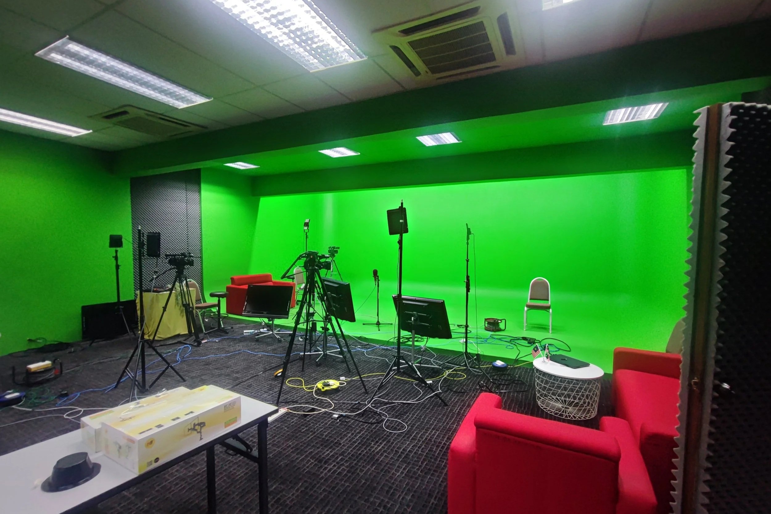 MOE+Malaysia+Studio+Equipment+1697795271939.jpg
