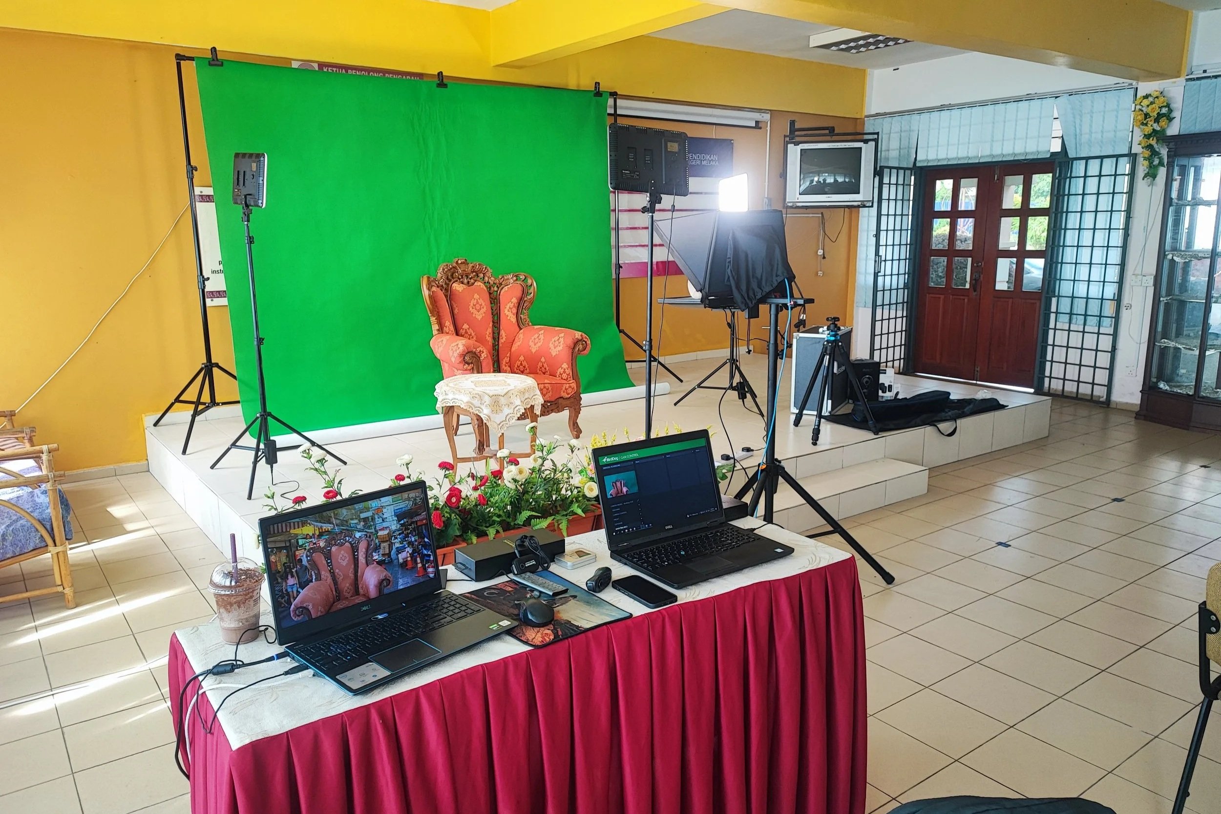 MOE+Malaysia+Studio+Equipment+1697795272001.jpg