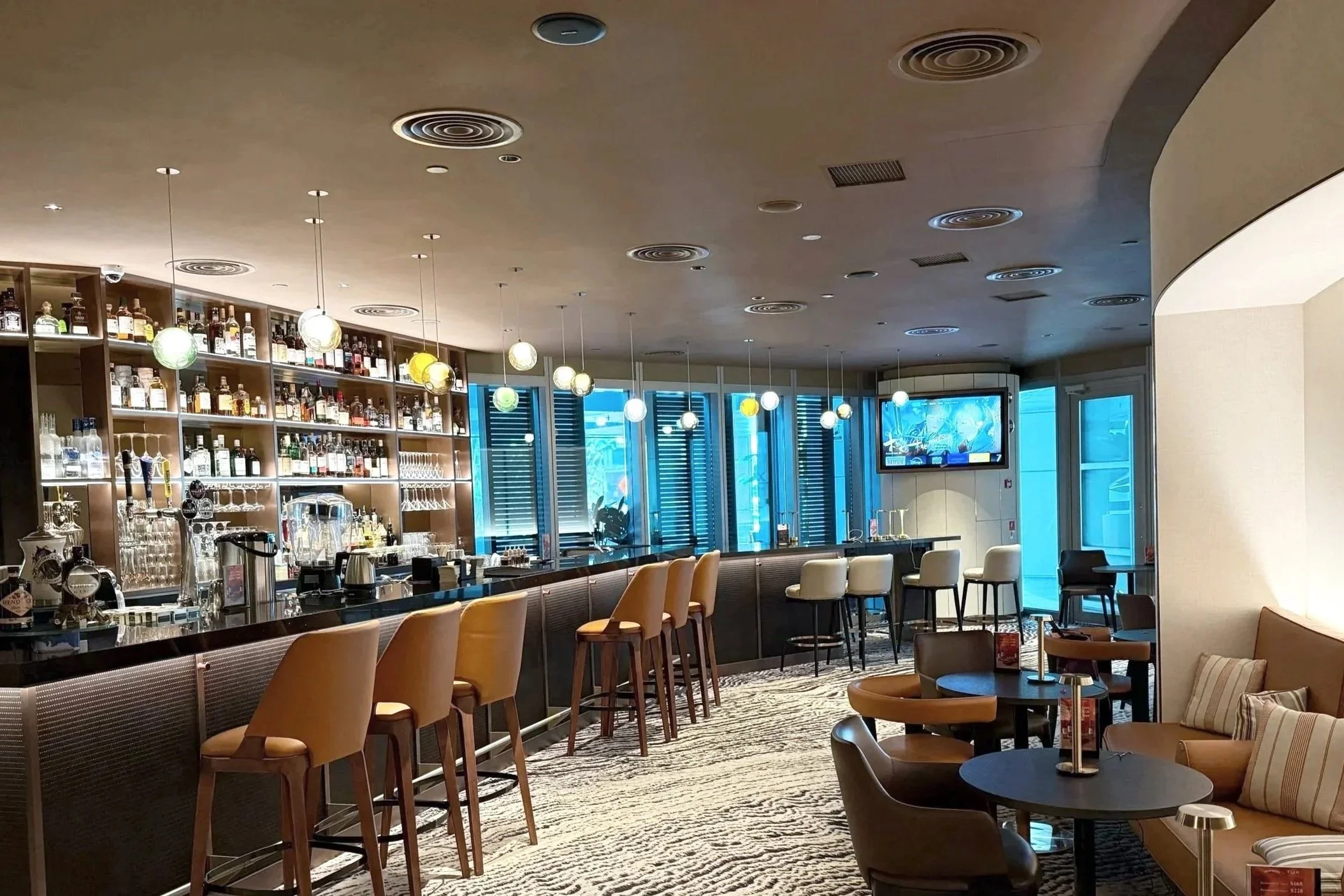 Carlton+hotel+Tax+lounge+Speaker_.jpg