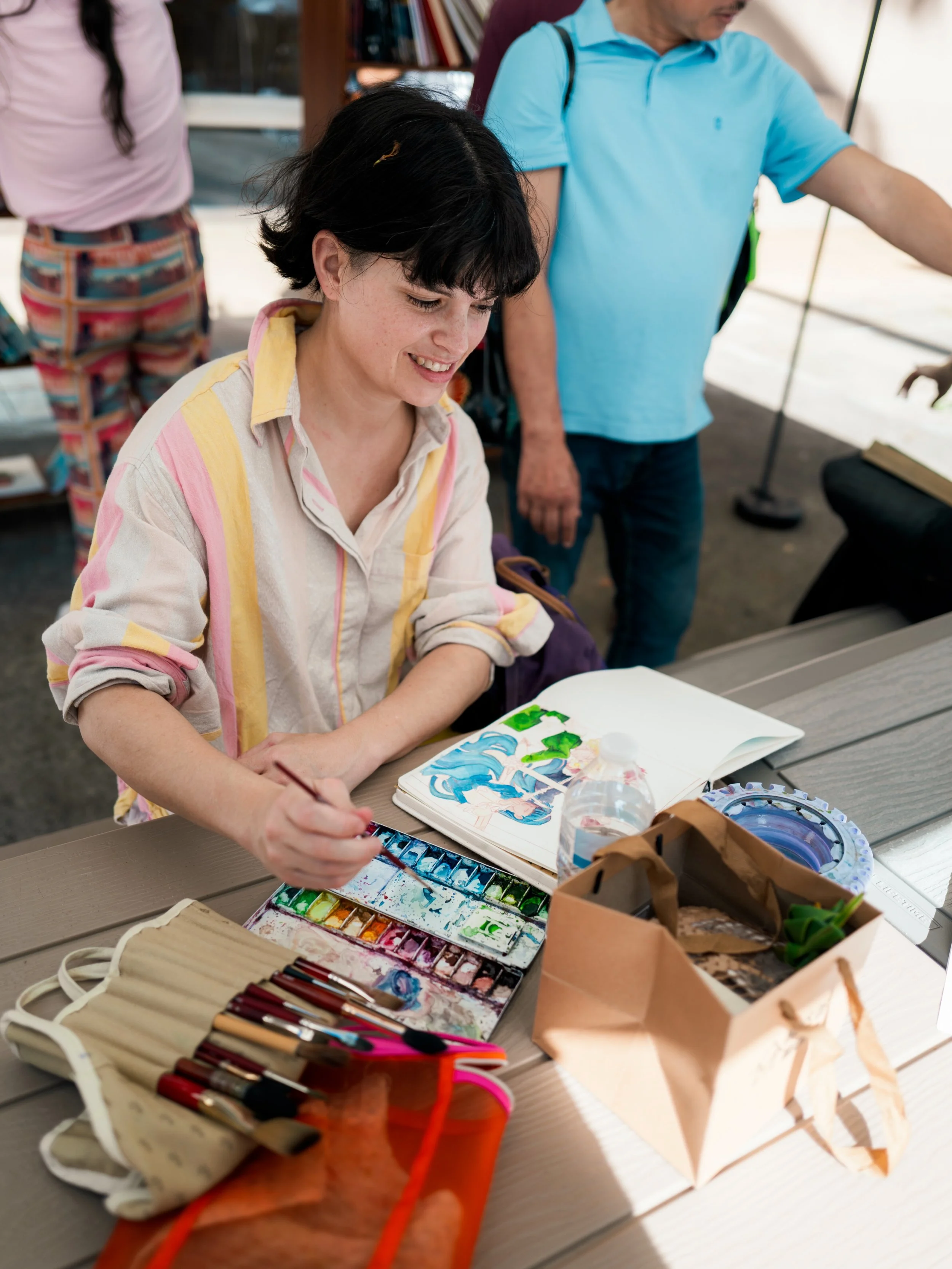 Happy Thursday! 💗✨
Shoutout to the incredible artists that kick it with us at BBB 😍
What sort of creative endeavors await you this weekend?

#painting #hawaii #booksbrewsbeats