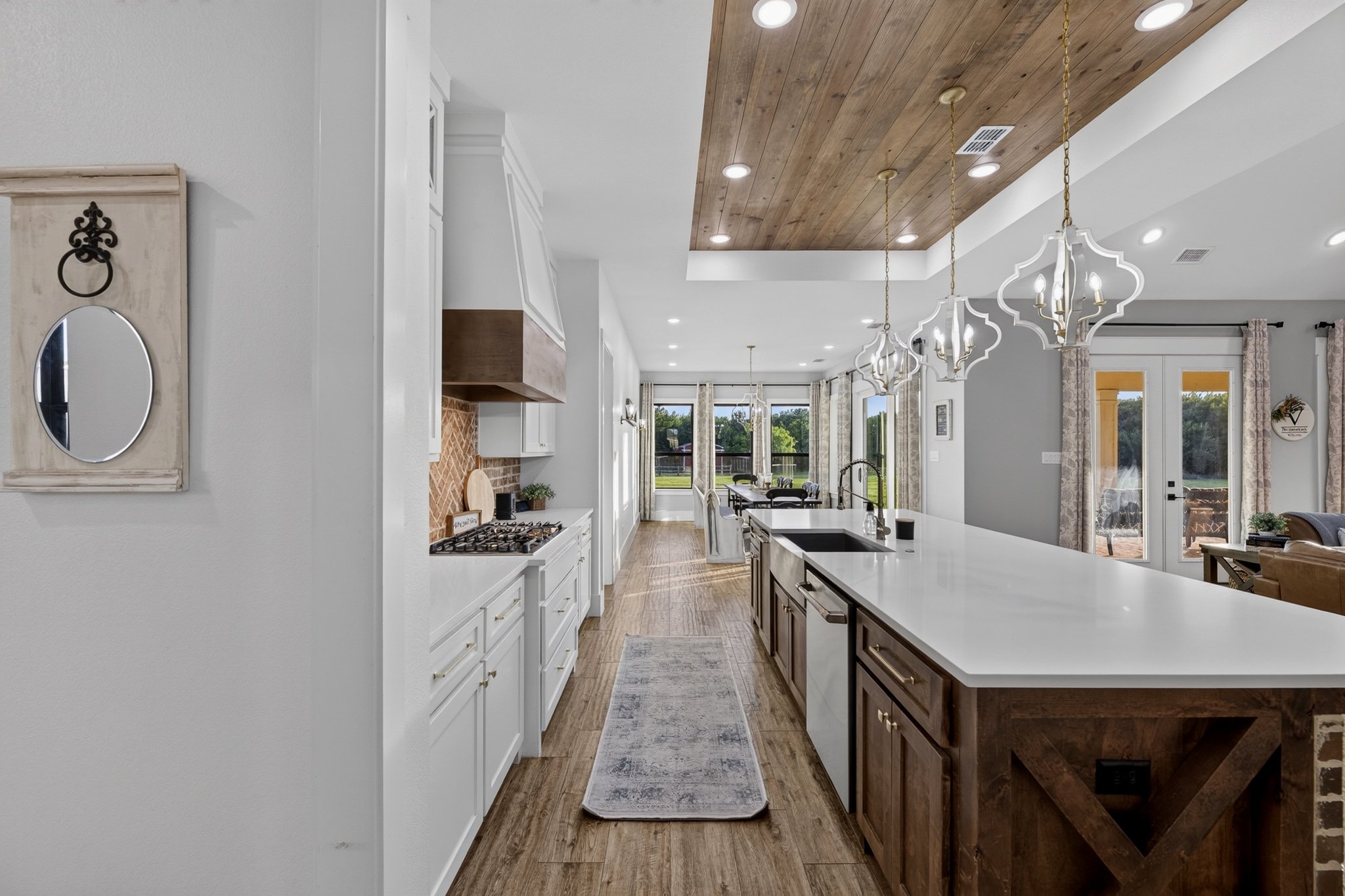 Notice the Ceiling Detail