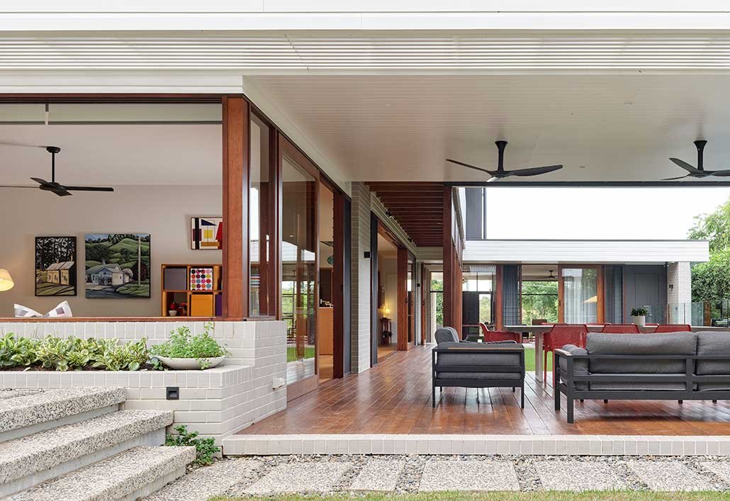 Midcentury modern home in Bardon, Brisbane, designed by Kelder Architects and built by Valdemar