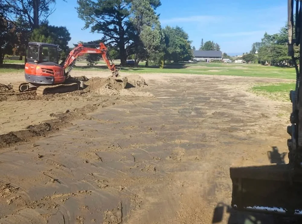 I Dig It Excavator site works on golf course in Hawke's Bay