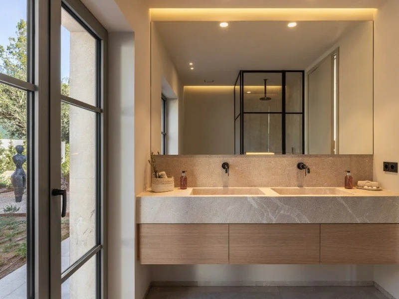 Tecnología con eficiencia y diseño de alto nivel en baños