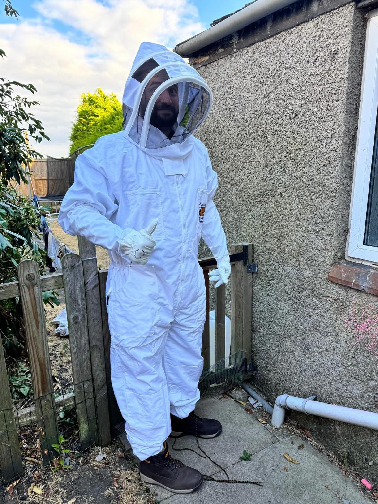 🐝⚠️ It&rsquo;s been a busy wasp season! ⚠️🐝
We&rsquo;re receiving lots of calls for wasp nests at the moment, and it&rsquo;s easy to see why. Warm weather means wasps are at their most active, with workers out searching for food and building up col