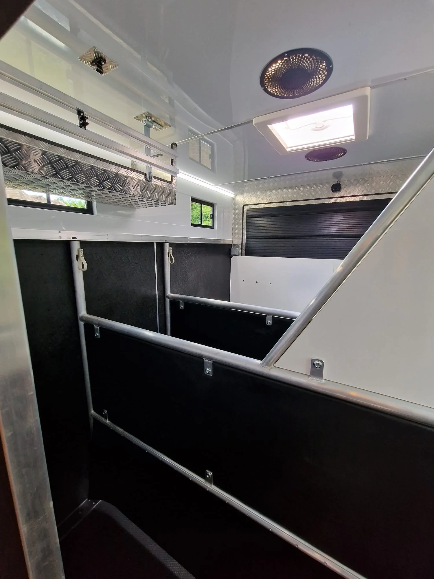 Km Horse Box Horse Area