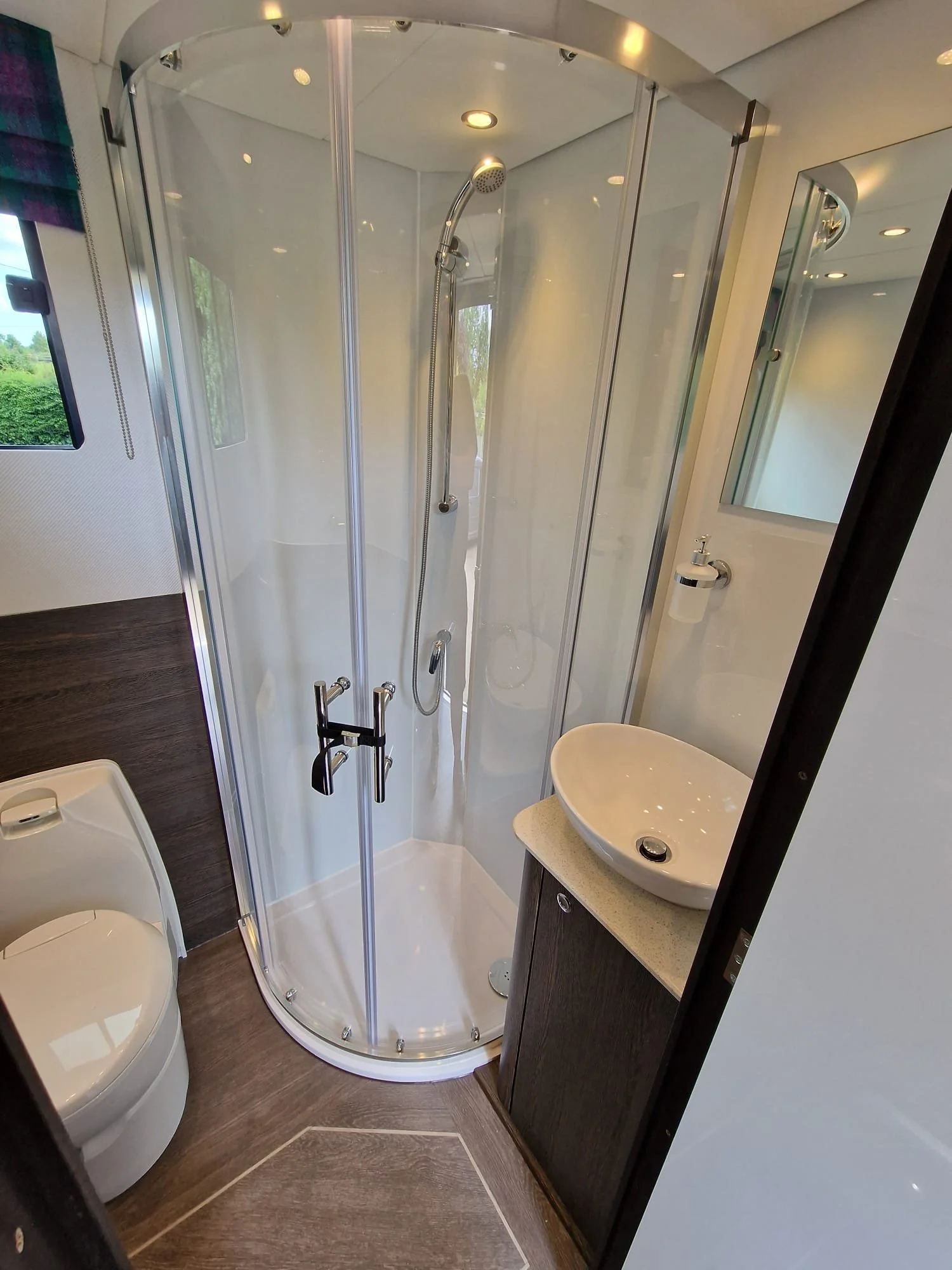 KM Horsebox Bathroom