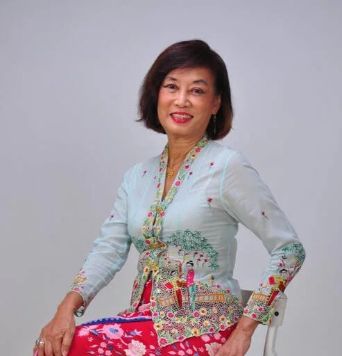 Lee Su Kim, Nyonya, in sarong and Kebayabest selling author