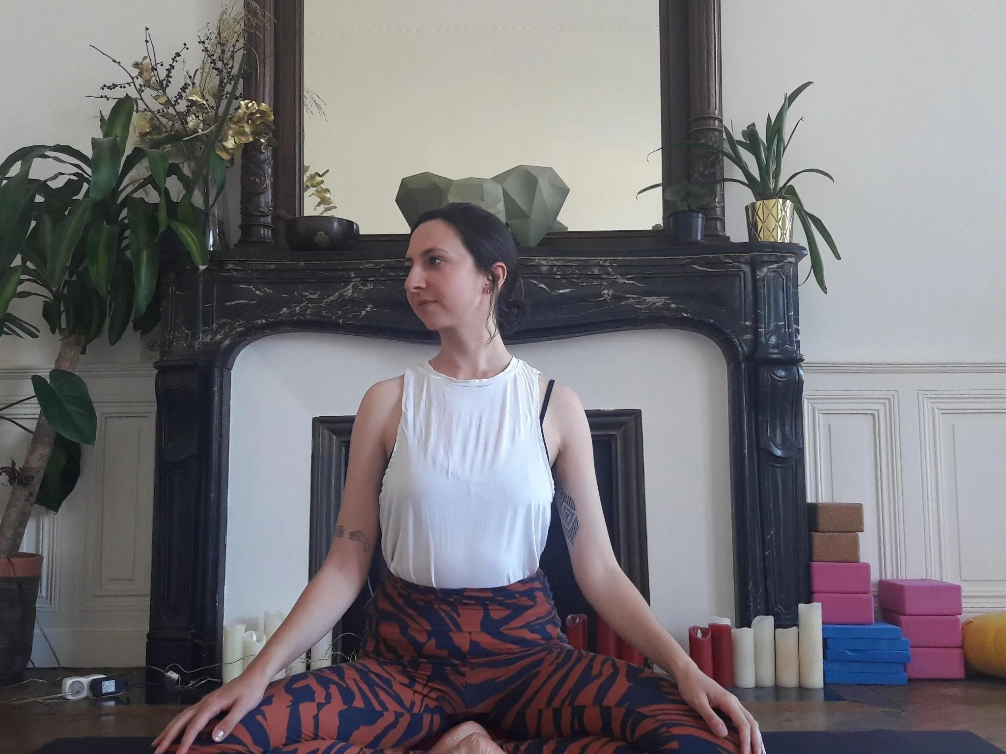 Nina Mondrzak, professeure de yoga spécialisée TCA