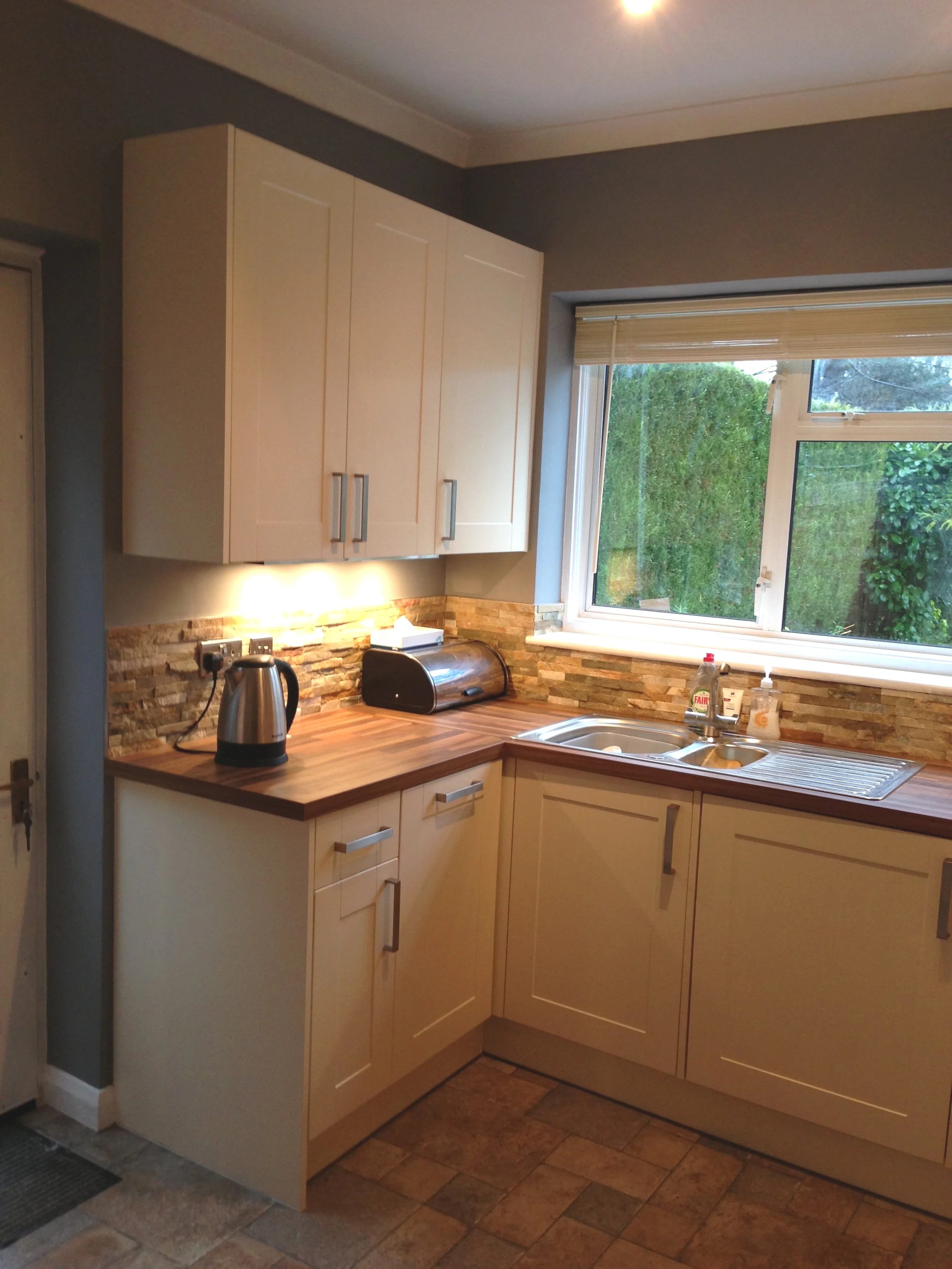 Kitchen lighting and under cabinet lighting