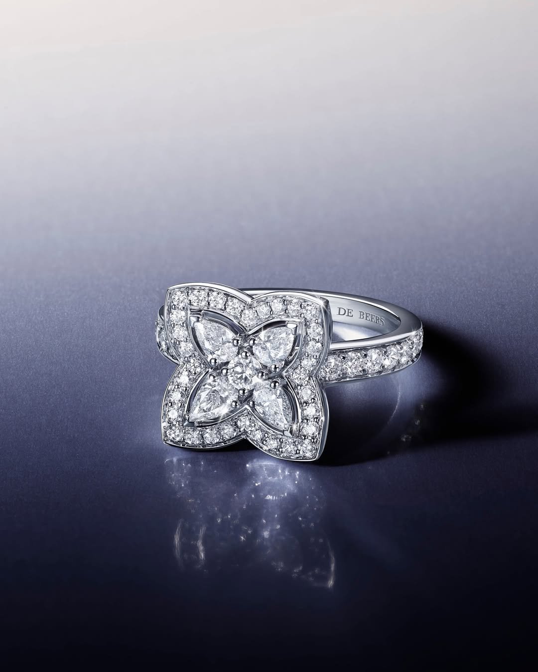 305139 20250818 DE BEERS FESTIVE 2025_STILL LIFE 2.jpg