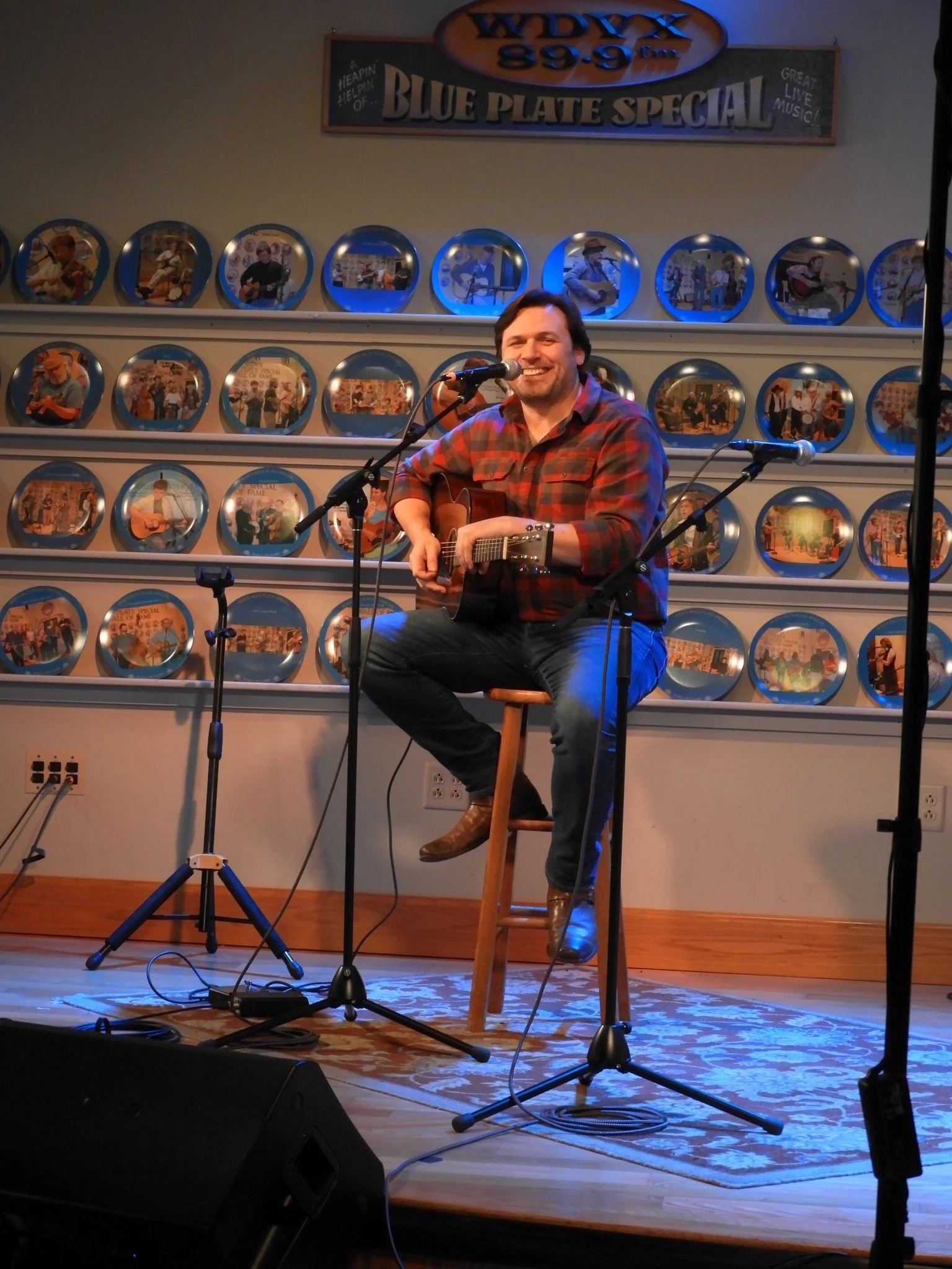 David Norcross performing on WDVX Blue Plate Special playing a Martin Custom Shop OM-18 with Adirondack top and sinker mahogany back/sides.