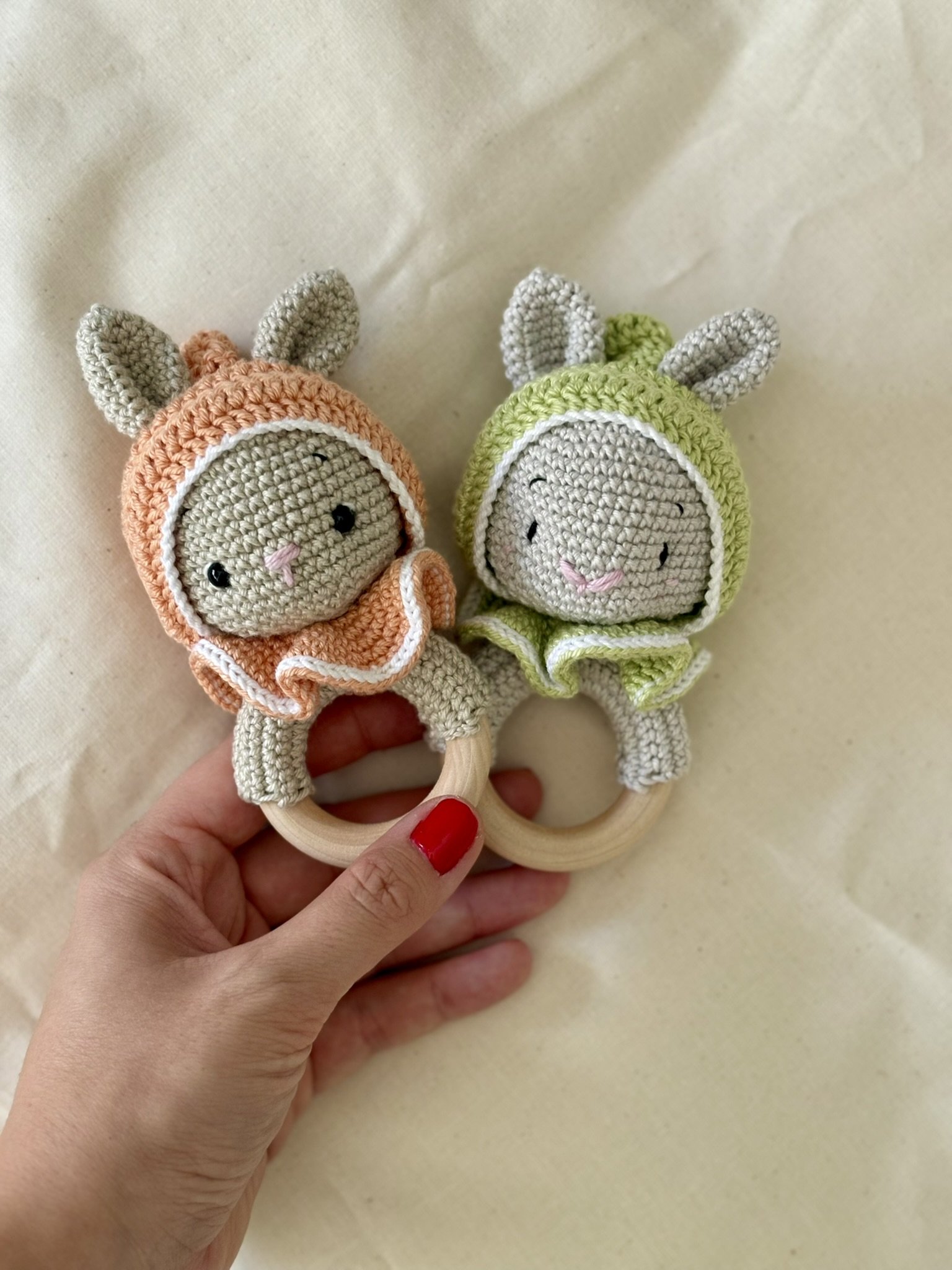 Bunny Peaches Rassel