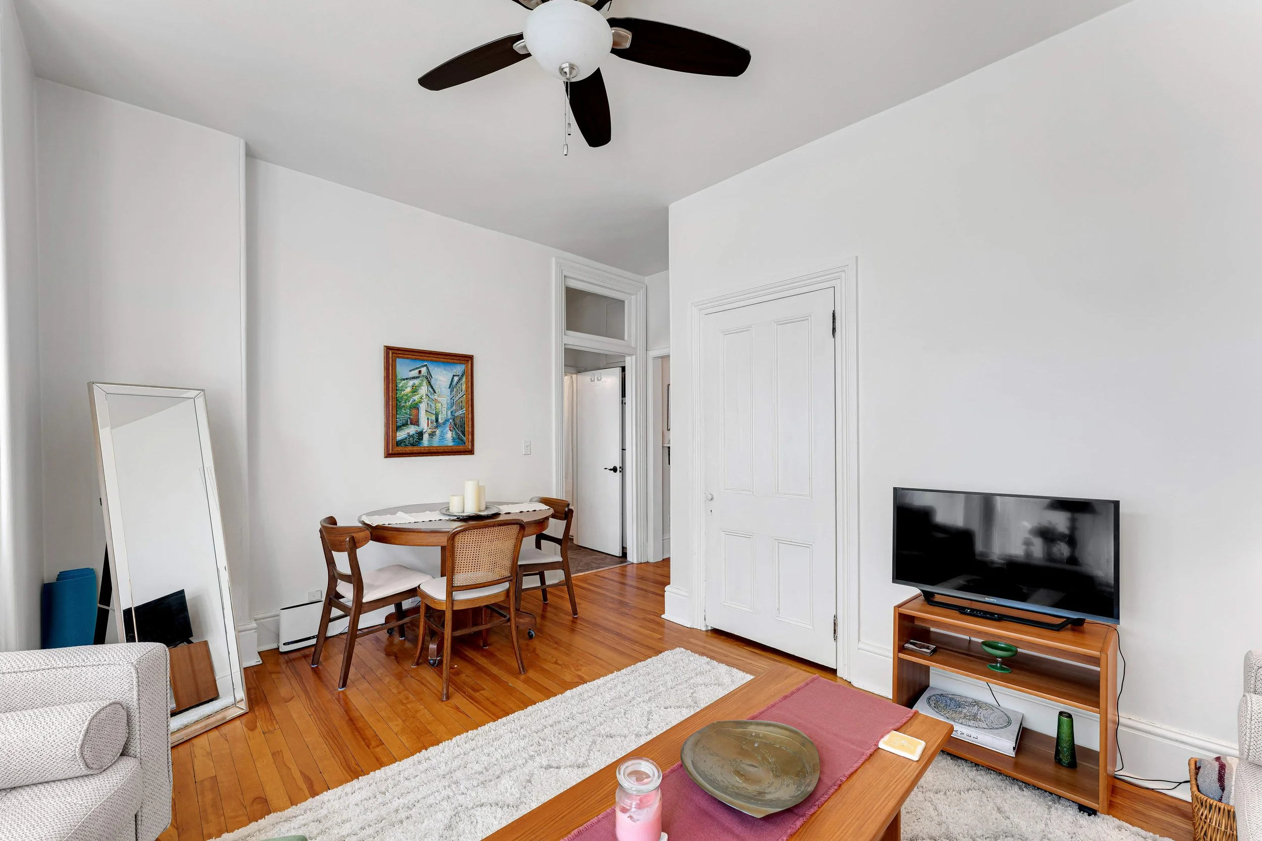 dining room apartment 3