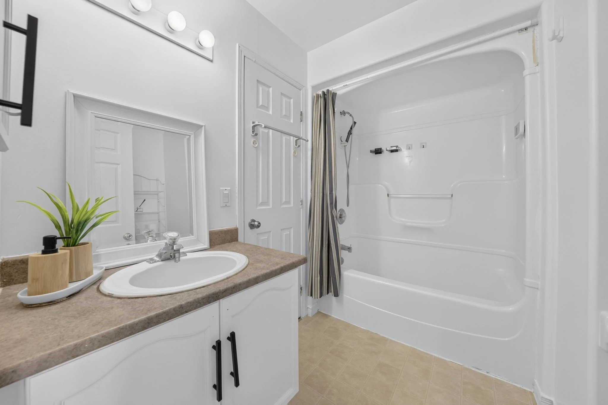 4 piece bathroom