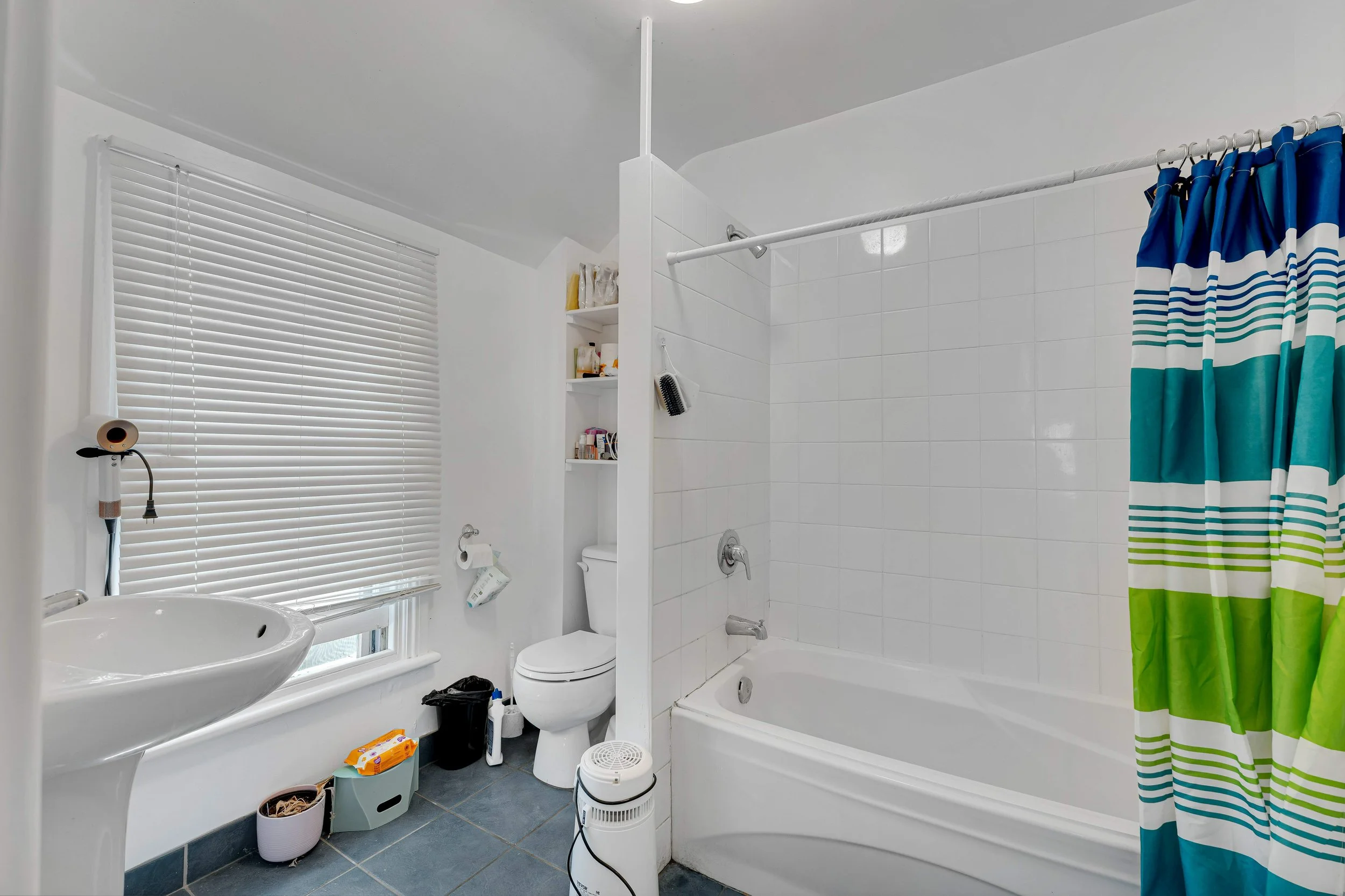 4 piece bathroom apartment 2