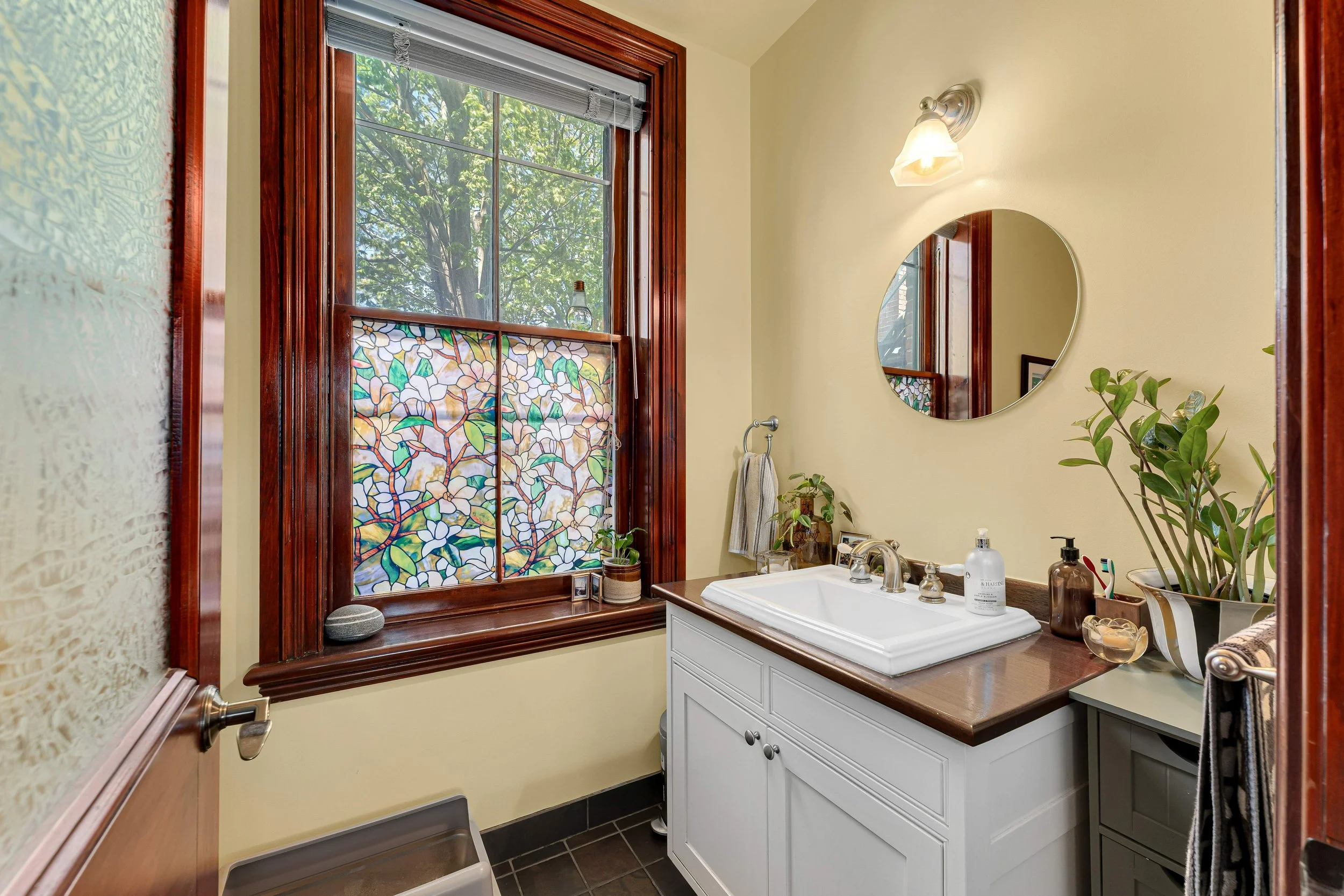 4 piece bathroom apartment 1