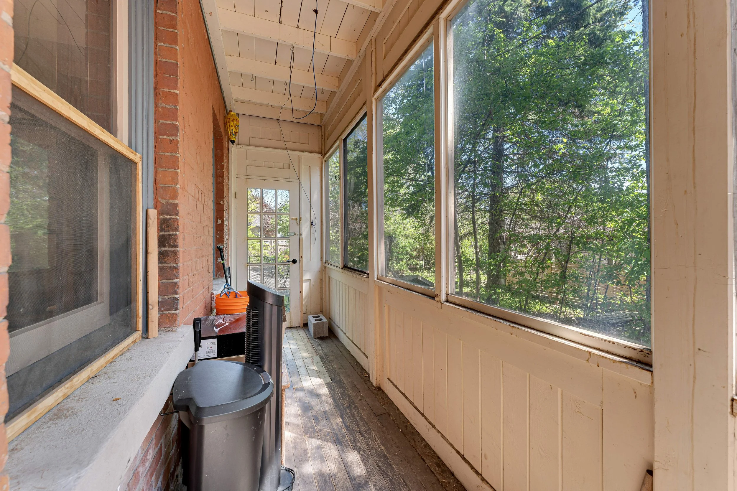 sun porch access from apartment 1