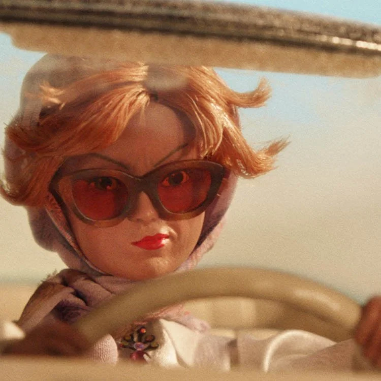 Sindy dolls recreating a Thelma and Louise scene for a MoneySuperMarket advert