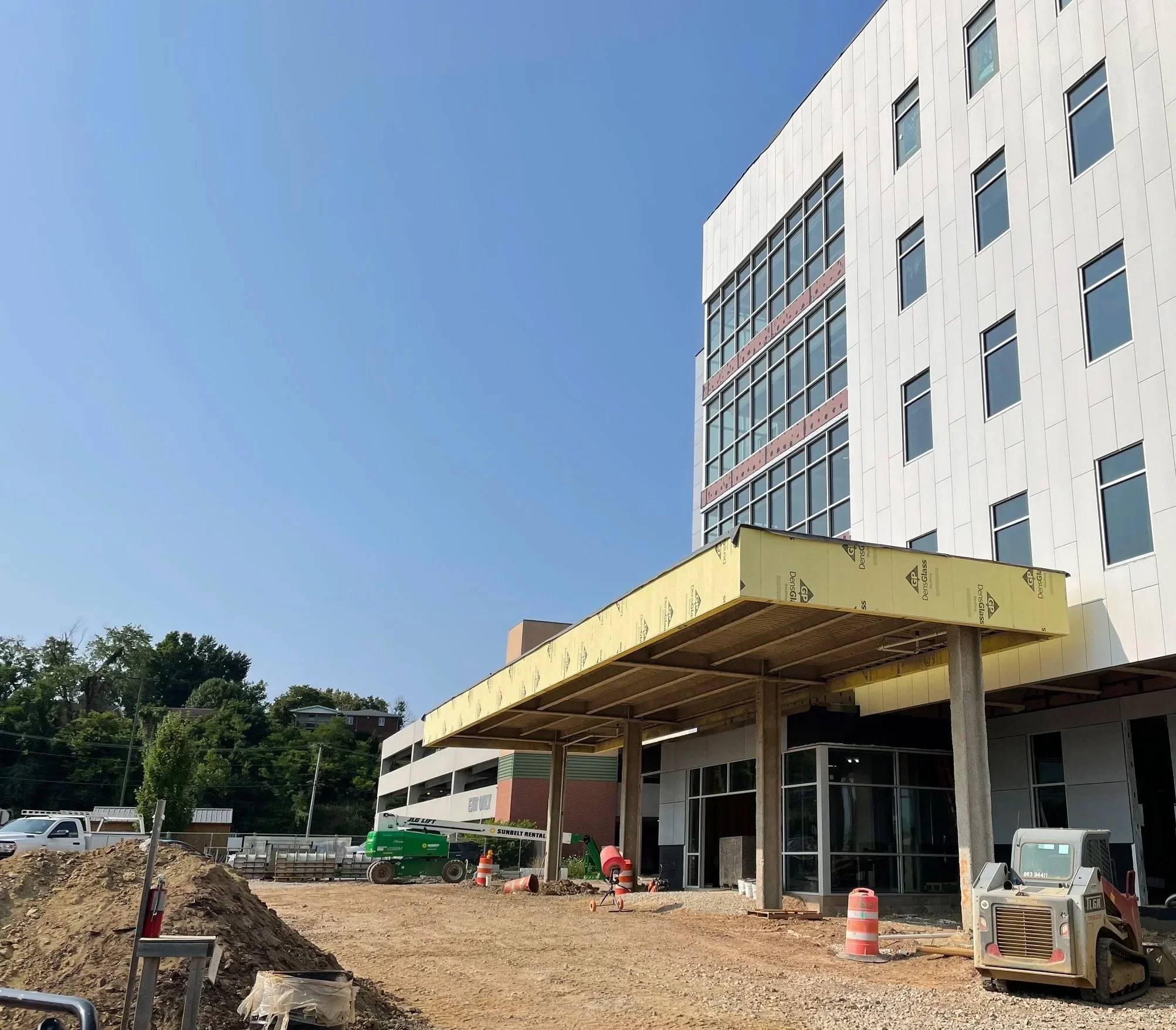 Robert and Lena Shell Medical Pavilion under construction in Huntington, West Virginia.