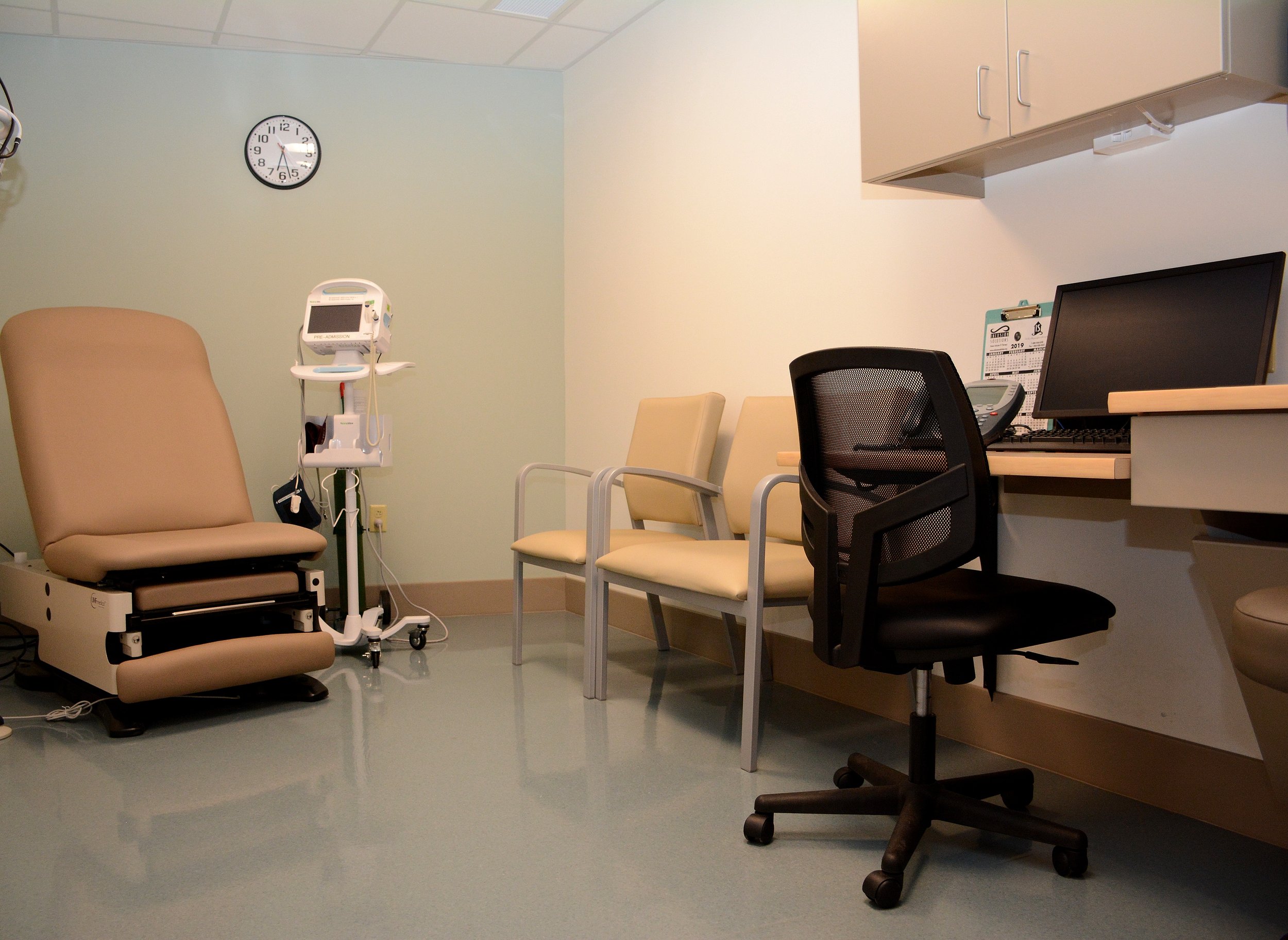 Renovated patient room and clinical workspace completed as part of the CHH Perioperative Renovations.