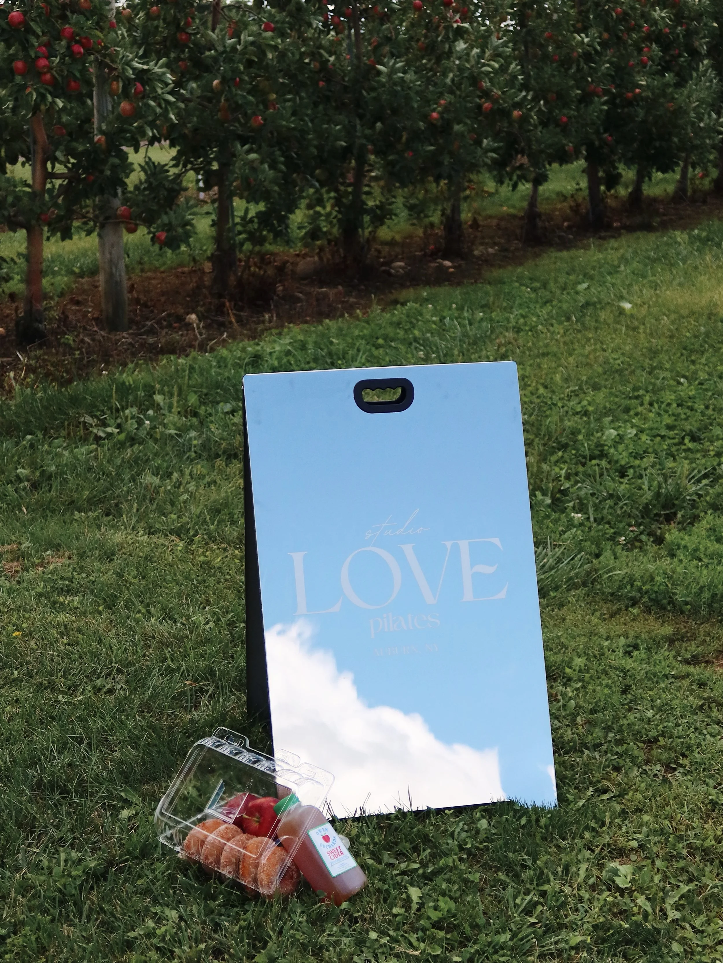 Pilates at @owen_orchards this morning was such a fun one!! 🍎

A beautiful morning, the sweetest group of people, and the perfect setting to slow down and welcome the start of fall (almost!!) 🍂 There&rsquo;s something so special about coming togeth