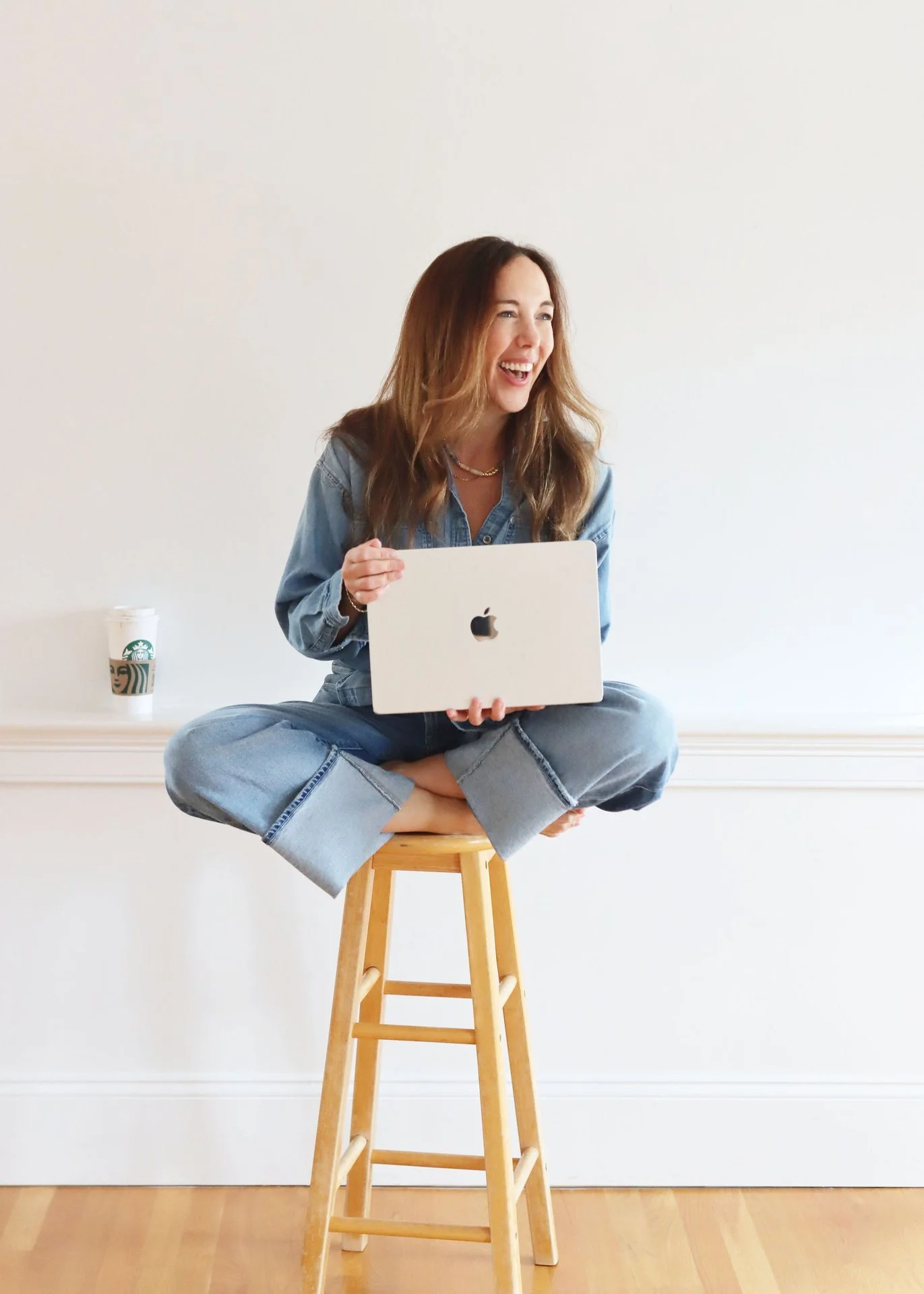Meagan Fitzgerald Newburyport life coaching, podcast host, studio owner . Free resources, 1:1 and group coaching.