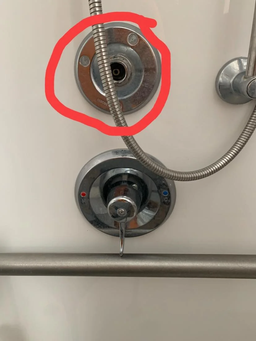 Knob was missing for the detachable shower head. We were unable to turn it on which made it extremely hard for me to wash soap off of my legs.