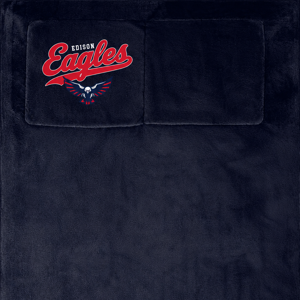 SQ2481299_PackableTravelBlanket_ModelUpClose.png