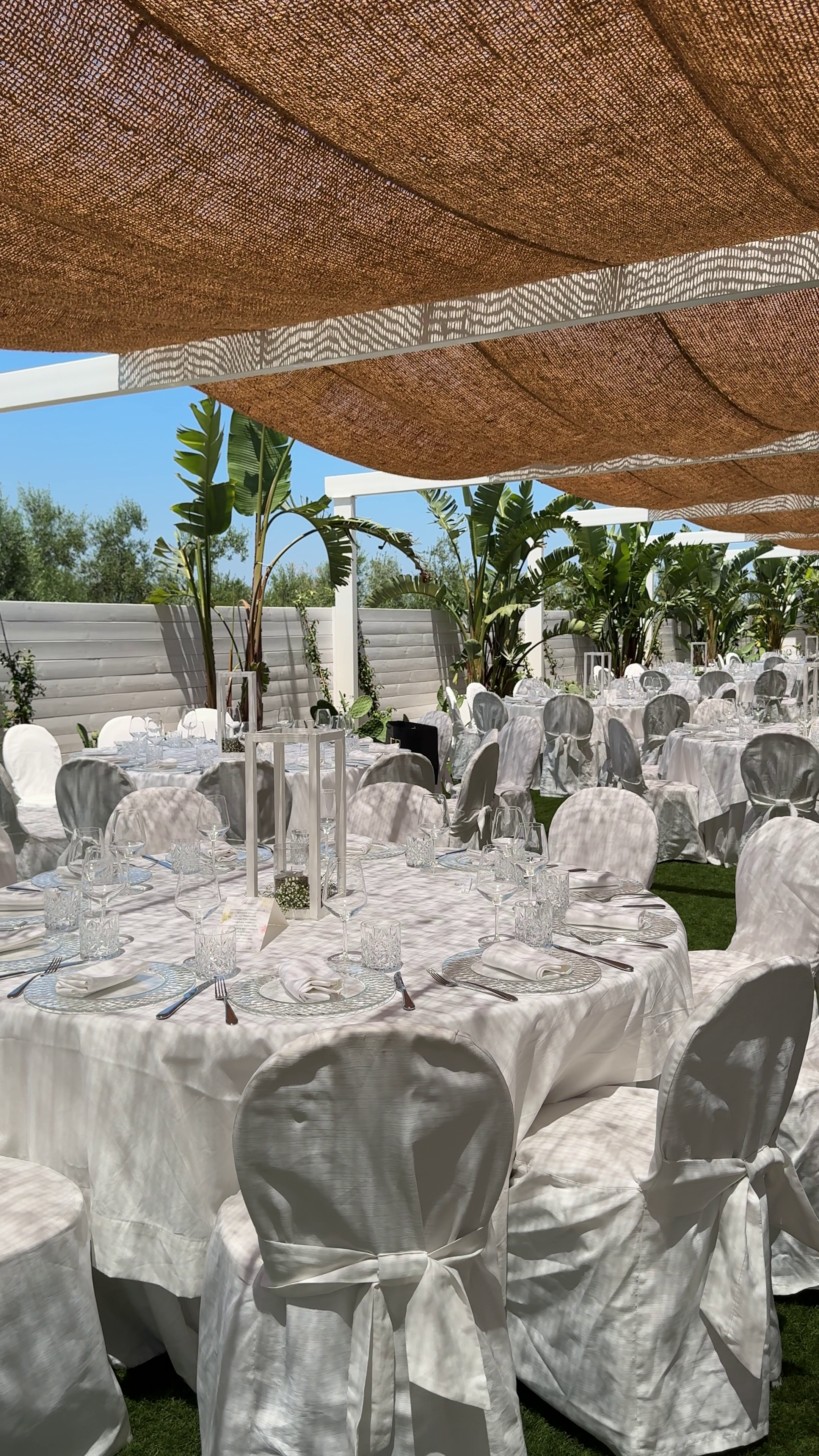 Luxury outdoor wedding reception at Cristalli di Sale, destination wedding venue in Puglia, Italy.
