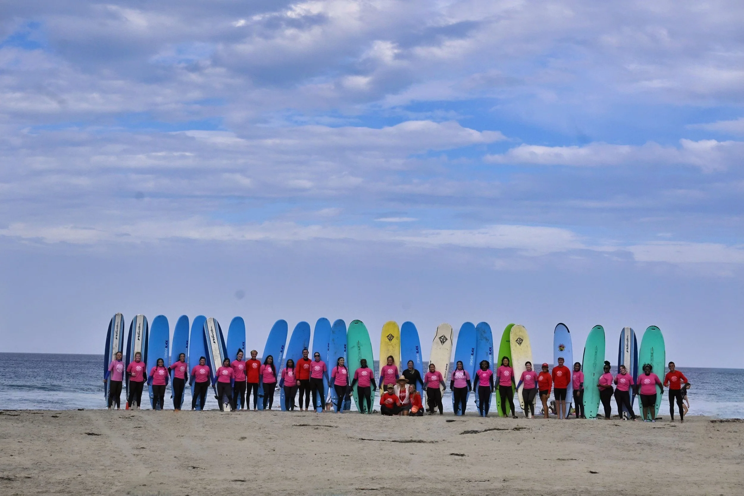 There’s nothing like trying something new together! Liberty residents enjoyed a day at La Jolla Shores learning to surf, connecting with neighbors, and making memories on the water. From beginners to experienced surfers, everyone was ready to catch a