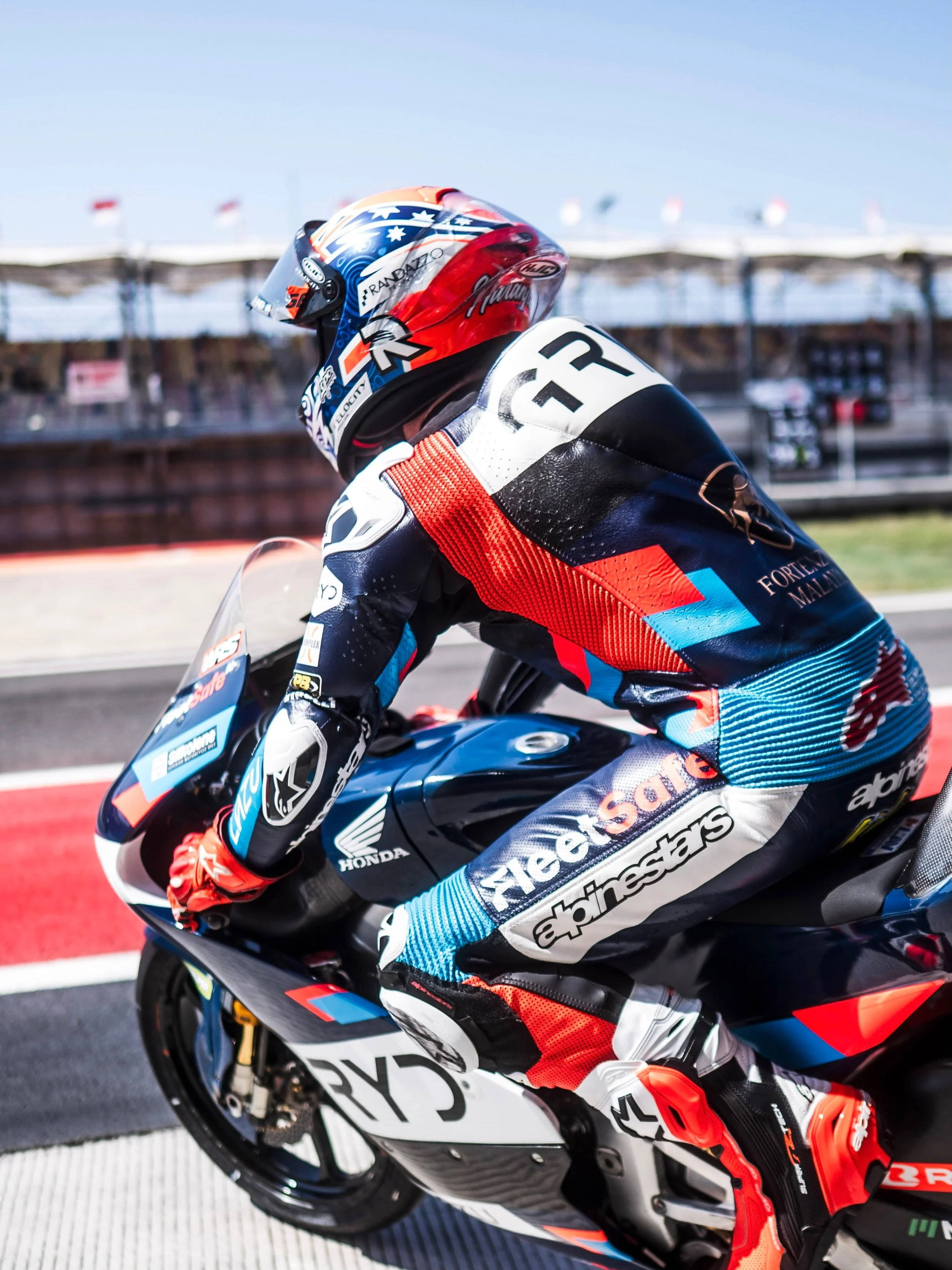 #IndonesianGP 🇮🇩 | FRIDAY: 
Both Joel and Eddie showed great pace in FP1 this morning, finishing inside the top five 👏🏻

Unfortunately, two crashes during Practice prevented them from setting a lap time fast enough to secure a place in Q2. 

Anot