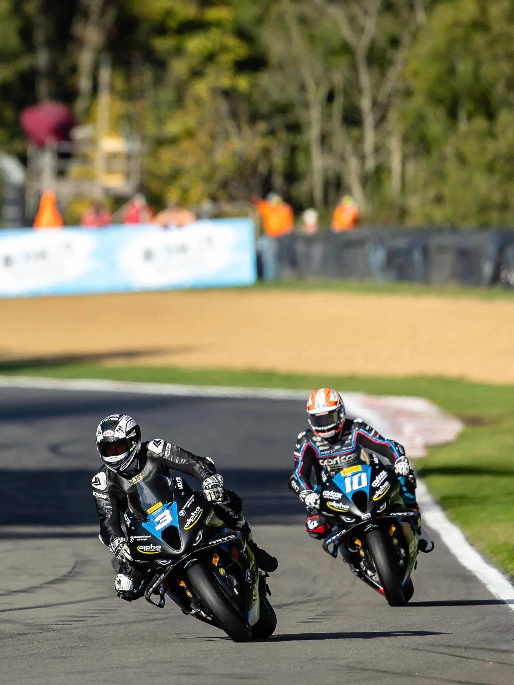 #BSBShowdown | FRIDAY: 

Positive day at @brandshatchofficial! 

@dannykent52 set the third-fastest time in Pre-Qualifying, while @rory_skinner_33 secured a top-five finish 👏🏻

In Superstock, @mcconnellracer finished fourth and @simonreid10 ninth i