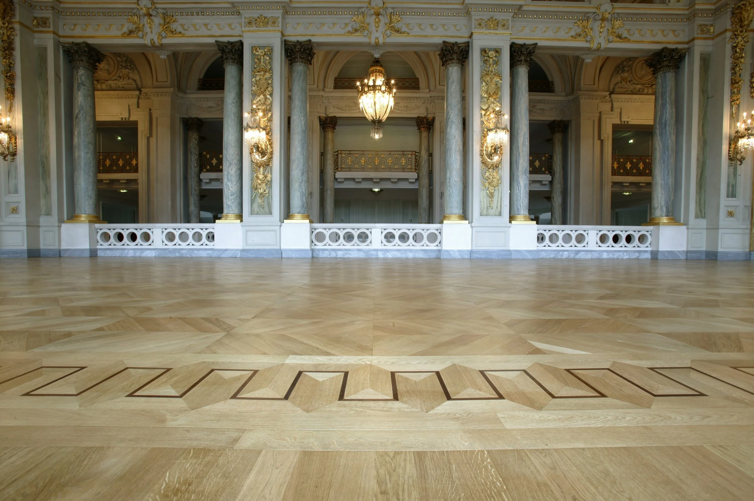 opèra-de-lille-parquet-plinthes-marbre-2-min-1.jpg