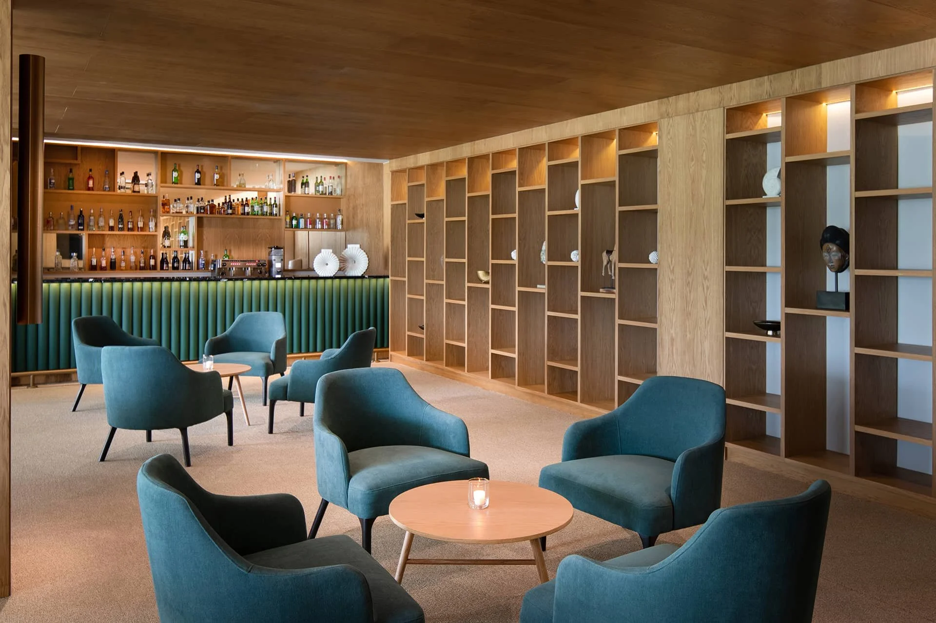 LAPC_A_Live-Aqua-Club-Lounge (1).jpg