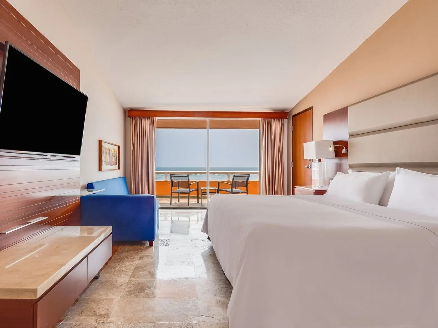governor-suite-y-master-suite_standard.jpg