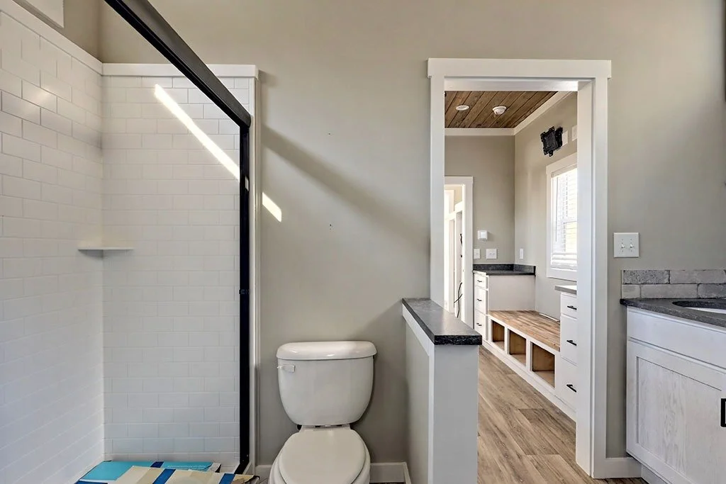 imgi_54_sunset-retreat-us-bathroom-03.jpg