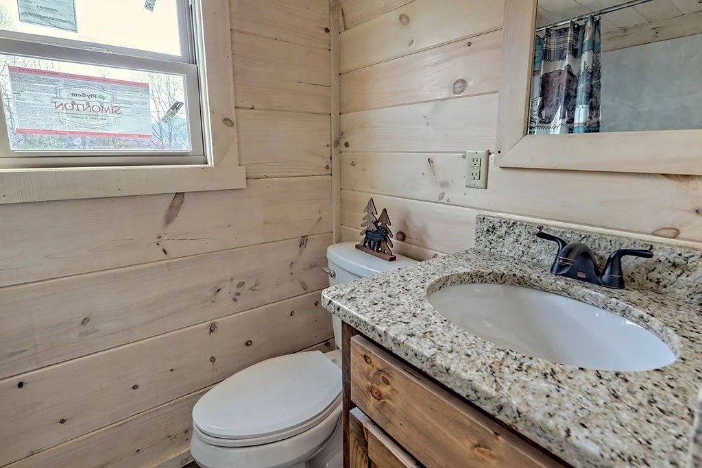 imgi_70_smoky-sg-bathroom-03.jpg