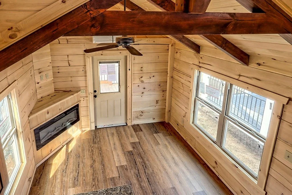 imgi_47_lincoln-log-cabin-us-living-room-04.jpg