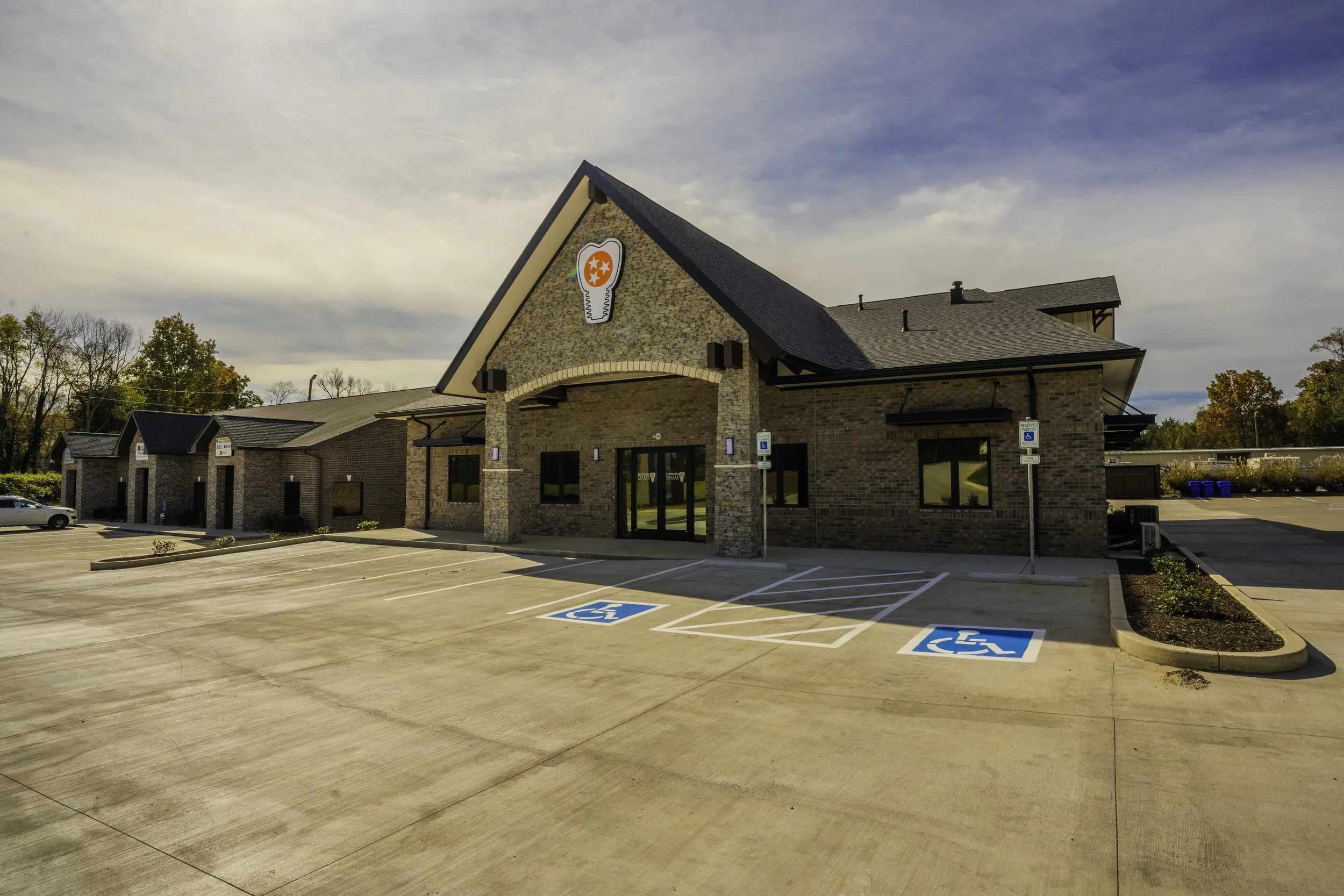 EXT - TN Valley Oral Surgery HDRs-3.jpg