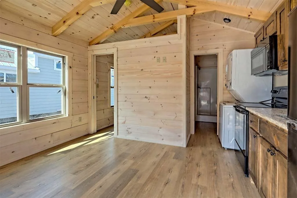 imgi_52_pioneer-log-cabin-living-area-01.jpg