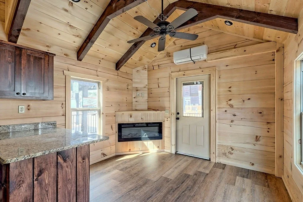 imgi_46_lincoln-log-cabin-us-living-room-03.jpg