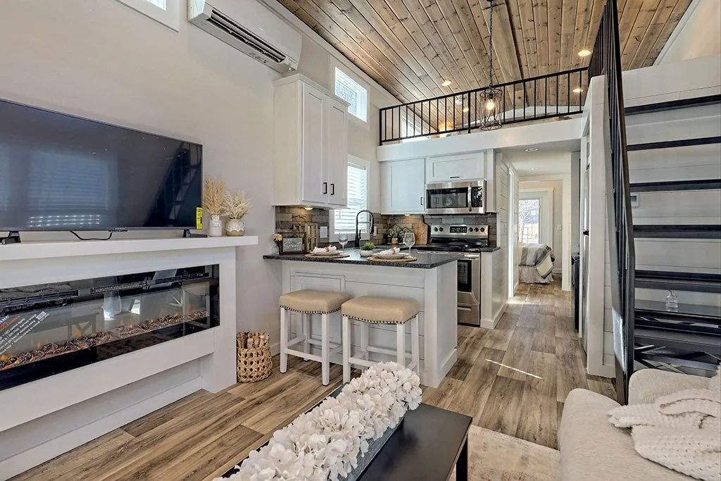 imgi_47_sm22-seabreeze-ii-living-room-03.jpg