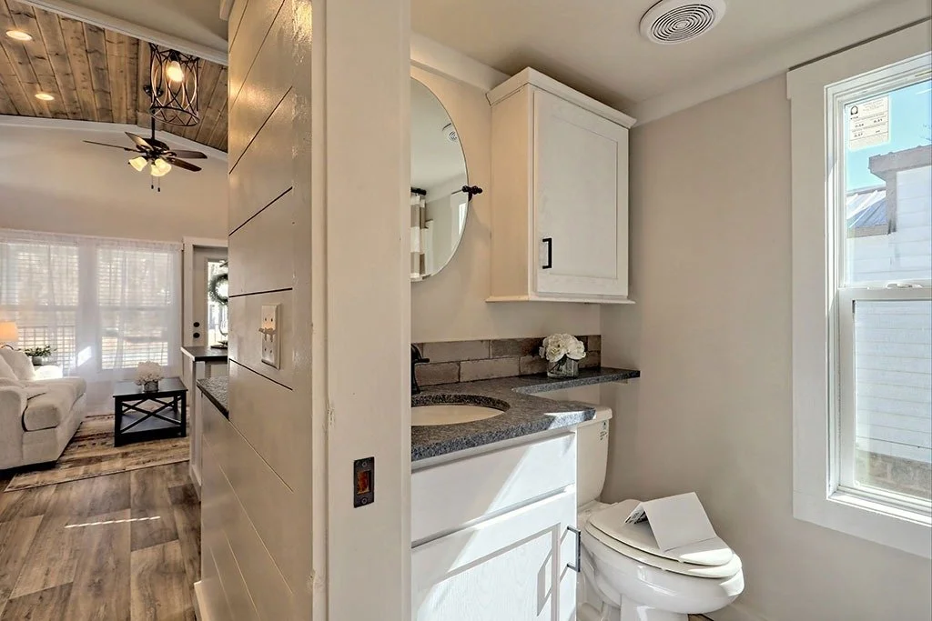 imgi_64_sm22-seabreeze-ii-bathroom-01.jpg