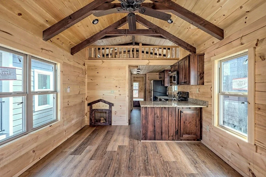 imgi_44_lincoln-log-cabin-us-living-room-01.jpg