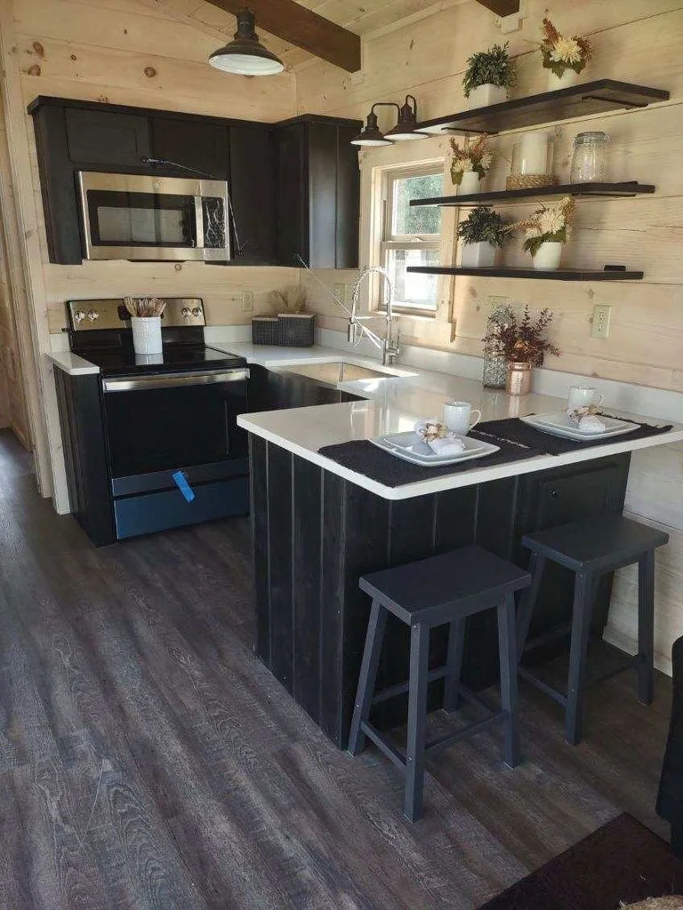 imgi_48_blackberry_interior-05.jpg