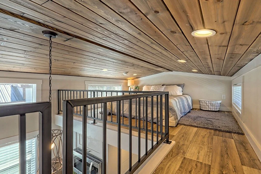imgi_57_sm22-seabreeze-ii-loft-area-01.jpg