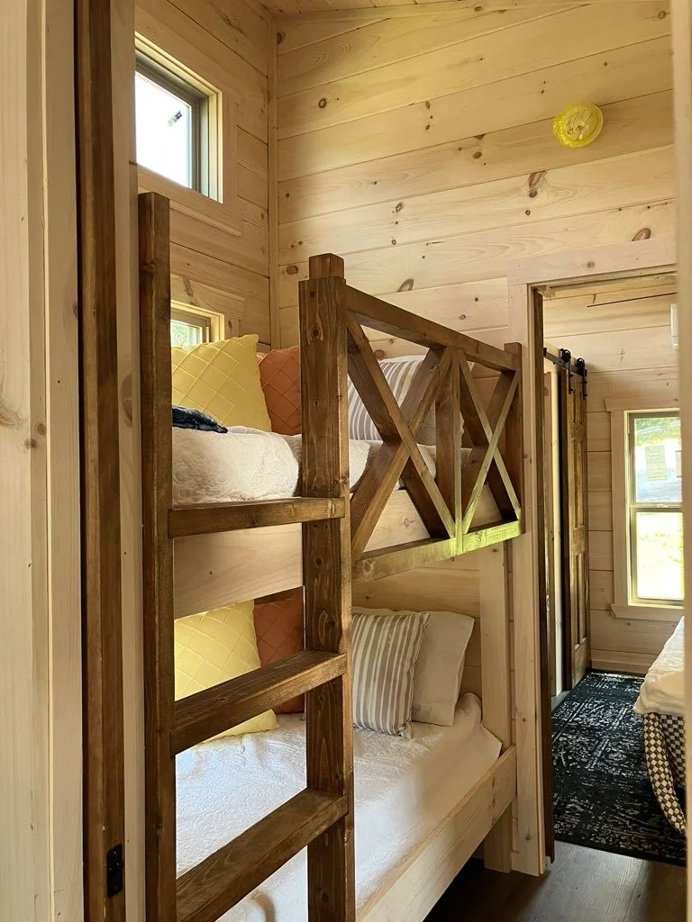 imgi_53_blackberry_interior-12.jpg