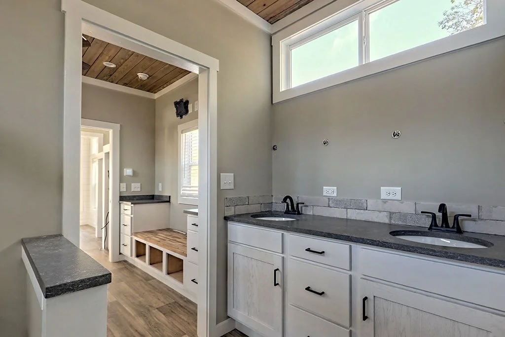 imgi_55_sunset-retreat-us-bathroom-04.jpg